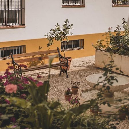 Apartamento Jardin De Santa Paula Sevilla Eksteriør bilde